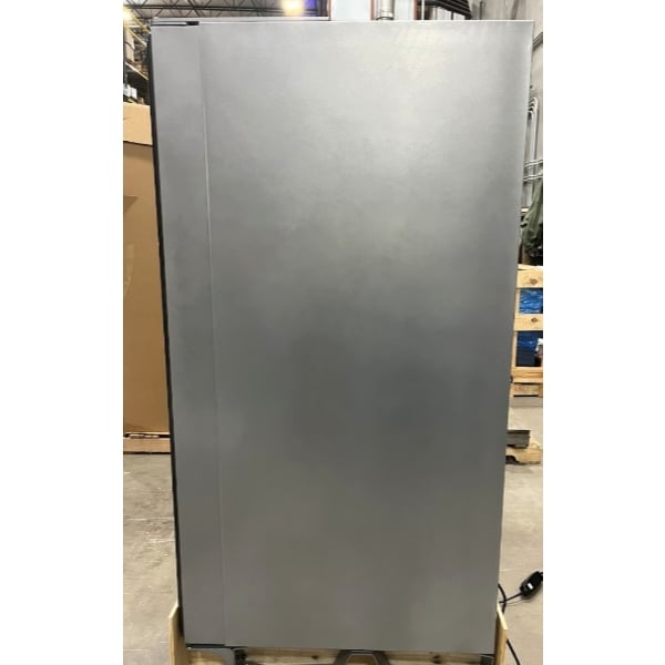 Scratch and Dent Seaga ENV5B 40-Item Refrigerated Vending Machine / Beverage Merchandiser