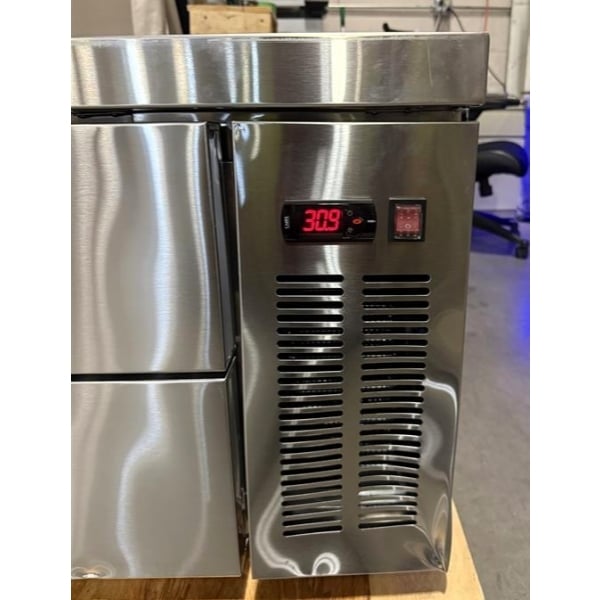 Scratch and Dent Avantco CBE-36-HC 36" 2 Drawer Refrigerated Chef Base