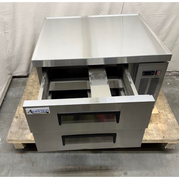 Scratch and Dent Avantco CBE-36-HC 36" 2 Drawer Refrigerated Chef Base