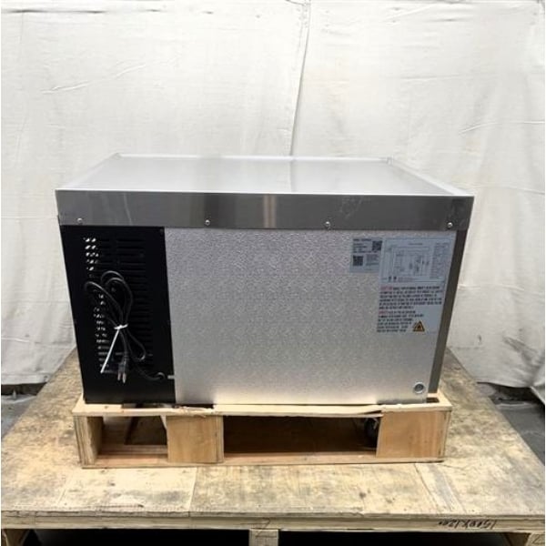 Scratch and Dent Avantco CBE-36-HC 36" 2 Drawer Refrigerated Chef Base