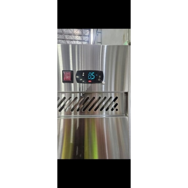 Scratch and Dent Avantco Z2-F-HC 54" Solid Door Stainless Steel Reach-In Freezer