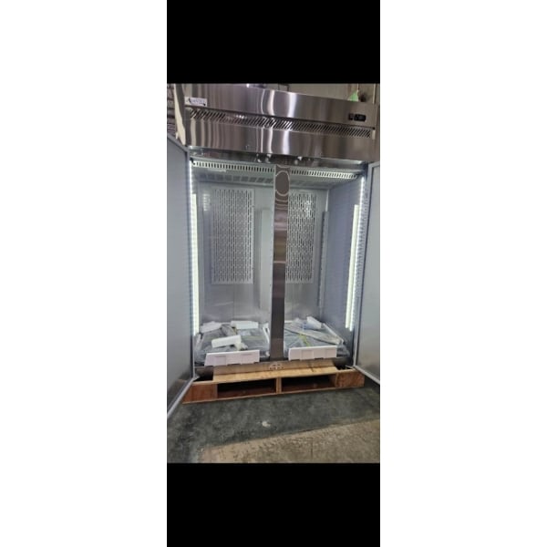 Scratch and Dent Avantco Z2-F-HC 54" Solid Door Stainless Steel Reach-In Freezer
