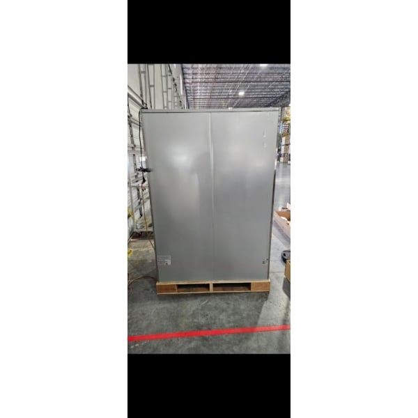 Scratch and Dent Avantco Z2-F-HC 54" Solid Door Stainless Steel Reach-In Freezer