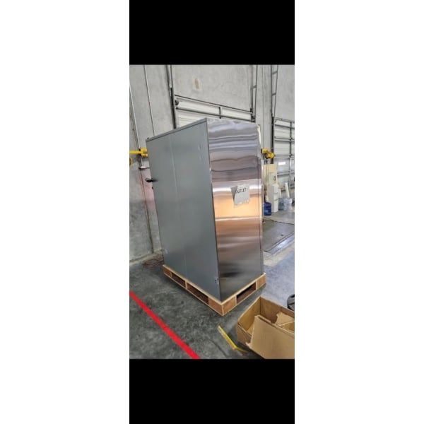 Scratch and Dent Avantco Z2-F-HC 54" Solid Door Stainless Steel Reach-In Freezer