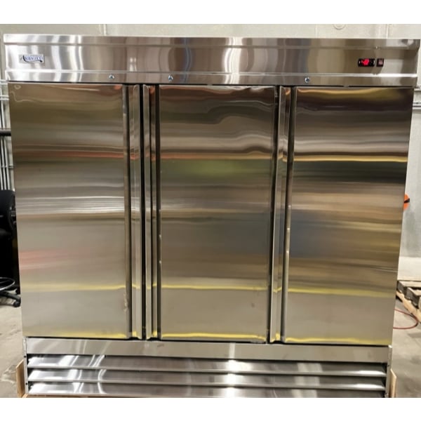 Scratch and Dent Avantco SS-3F-HC 81 5/16" Stainless Steel Solid Door Reach-In Freezer