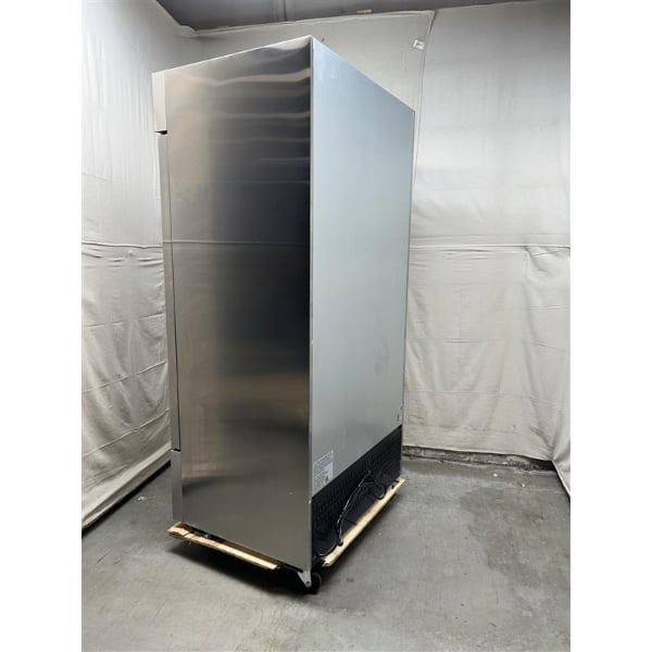 Scratch and Dent Avantco A-35F-HC 39 1/2" Solid Door Reach-In Freezer