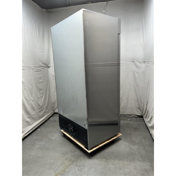 Scratch and Dent Avantco A-35F-HC 39 1/2" Solid Door Reach-In Freezer