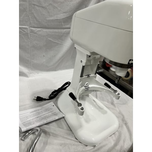 Scratch and Dent Globe SP08 8 Qt. Bowl Lift Countertop Mixer with Guard & Standard Accessories - 120V, 1/4 hp