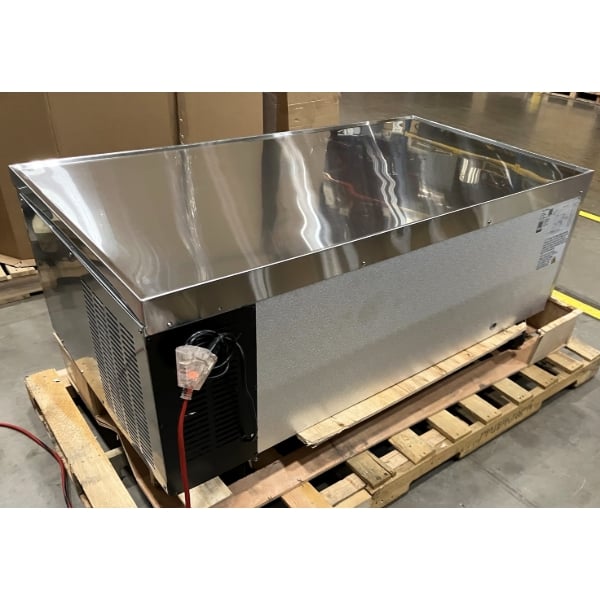 Scratch and Dent Avantco CBE-60-HC 60" 2 Drawer Refrigerated Chef Base