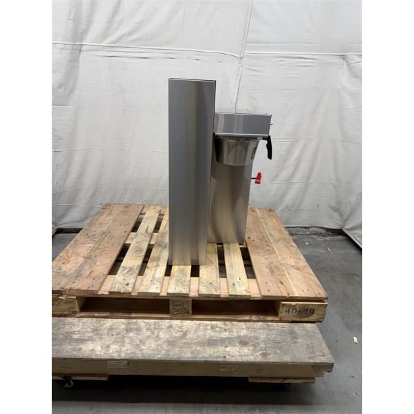 Scratch and Dent Fetco CBS-52H-15 C52036 Stainless Steel Twin Automatic Coffee Brewer - 120/208-240V
