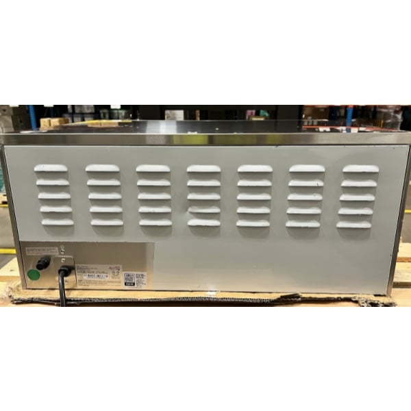 Scratch and Dent Avantco DPO-18-SA Single Deck Countertop Pizza / Bakery Oven with Digital Controls - 1700W, 120V