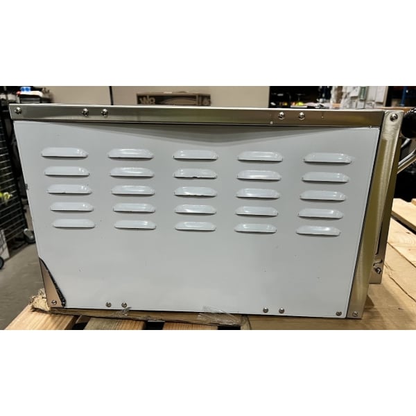 Scratch and Dent Avantco DPO-18-SA Single Deck Countertop Pizza / Bakery Oven with Digital Controls - 1700W, 120V