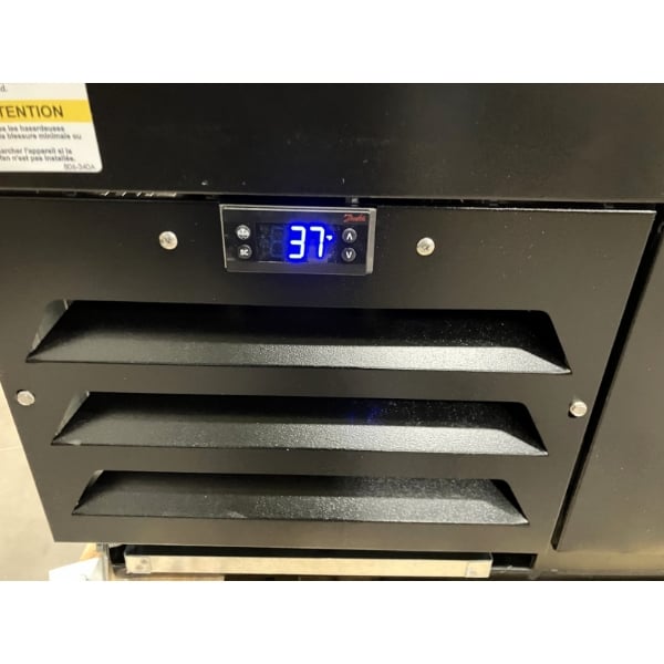 Scratch and Dent Beverage-Air DW94HC-B 95" Black Deep Well Bottle Cooler