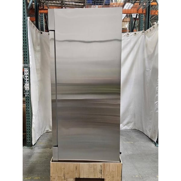 Scratch and Dent MainStreet Equipment BMR-49-R 54" Solid Door Reach-In Refrigerator