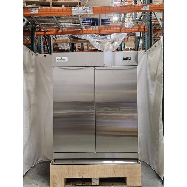 Scratch and Dent MainStreet Equipment BMR-49-R 54" Solid Door Reach-In Refrigerator