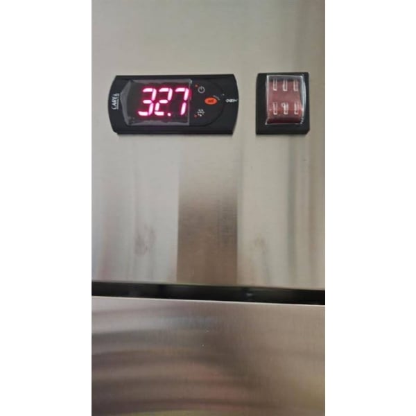 Scratch and Dent MainStreet Equipment BMR-49-R 54" Solid Door Reach-In Refrigerator
