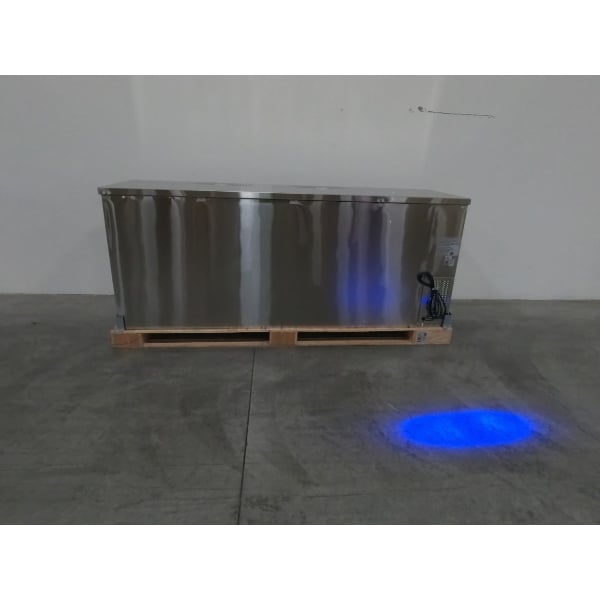 Scratch and Dent Avantco UDD-4-HC-S Stainless Steel Kegerator / Beer Dispenser with (2) 2 Tap Towers - (3) 1/2 Keg Capacity