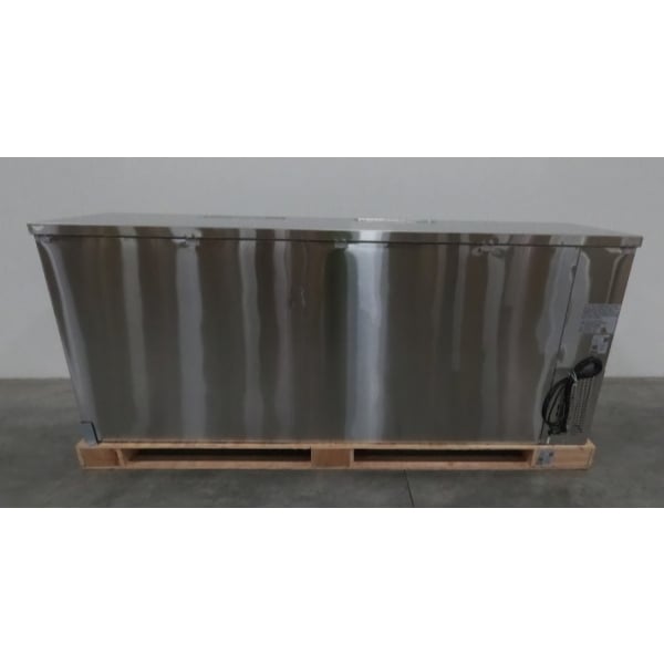 Scratch and Dent Avantco UDD-4-HC-S Stainless Steel Kegerator / Beer Dispenser with (2) 2 Tap Towers - (3) 1/2 Keg Capacity