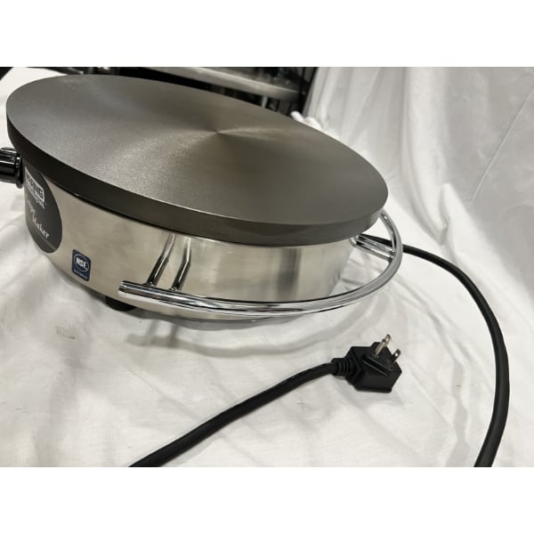 Scratch and Dent Waring WSC165BX 16" Round Crepe Maker - 208/240V, 2170/2880W