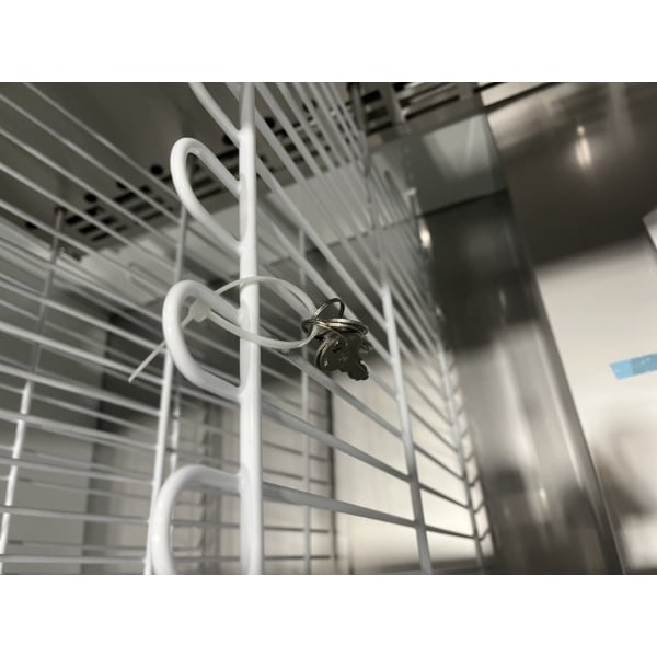 Scratch and Dent Avantco HBB-50-HC-S 50" Stainless Steel Horizontal Bottle Cooler