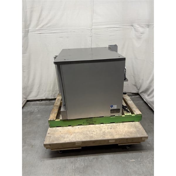 Scratch and Dent MainStreet Equipment CG1-N Single Deck Full Size Natural Gas Convection Oven with Legs - 54,000 BTU