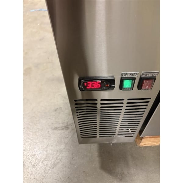 Scratch and Dent Avantco UDD-4-HC-S Stainless Steel Kegerator / Beer Dispenser with (2) 2 Tap Towers - (3) 1/2 Keg Capacity