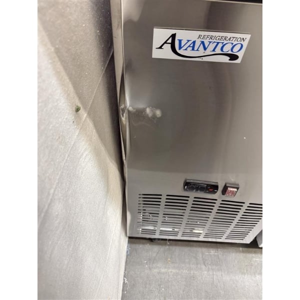 Scratch and Dent Avantco SSPPT-3I 94" 2 Door Refrigerated Pizza Prep Table with 2 Drawers