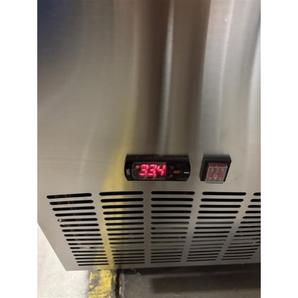 Scratch and Dent Avantco SSPPT-3I 94" 2 Door Refrigerated Pizza Prep Table with 2 Drawers