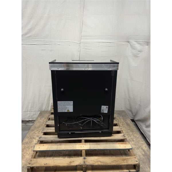 Scratch and Dent Avantco GF25-HC 26" Black Glass Froster / Plate Chiller - 115V