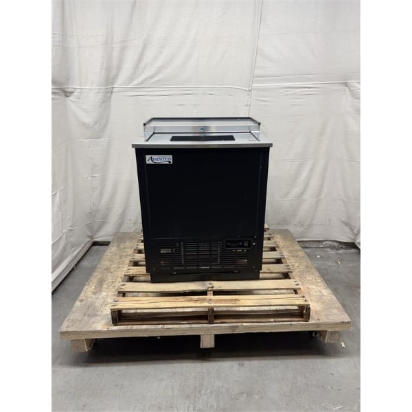 Scratch and Dent Avantco GF25-HC 26" Black Glass Froster / Plate Chiller - 115V