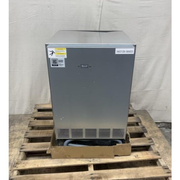 Scratch and Dent Avantco Ice UC-F-120-A 19" Air-Cooled Undercounter Full Cube Ice Machine with 40 lb. Storage Bin- 129 lb., 115V