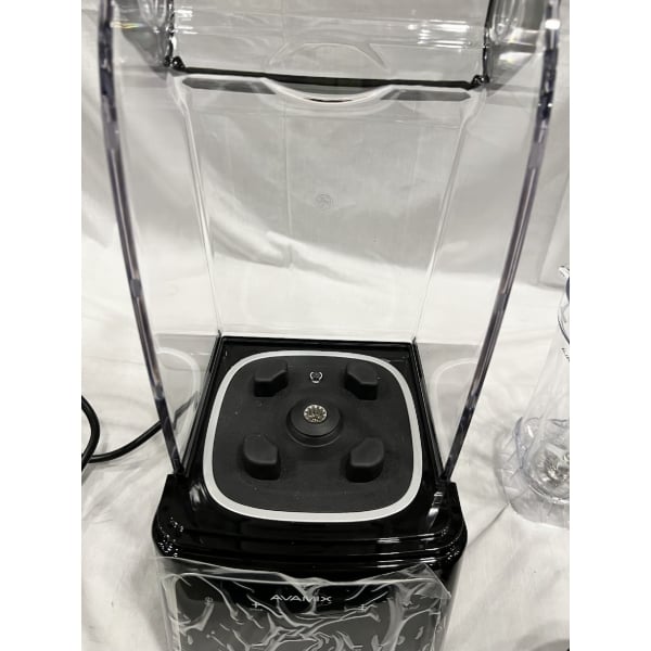 Scratch and Dent AvaMix Apex HBX2000 64 oz. 3 1/2 hp Programmable Commercial Blender with Touchpad and Sound Enclosure - 120V