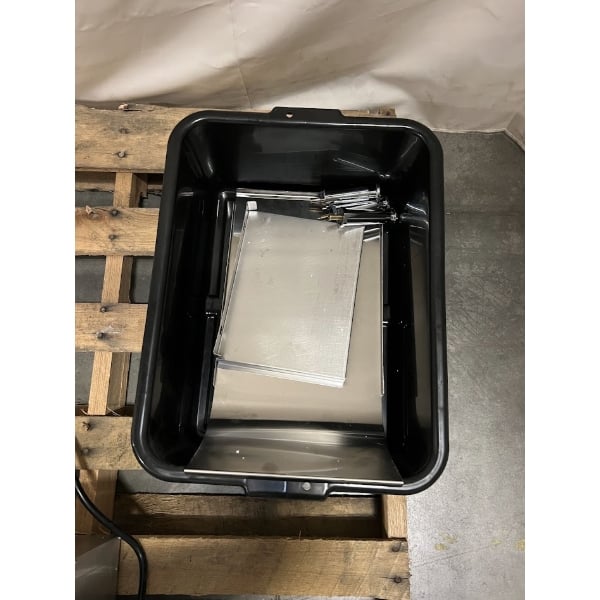 Scratch and Dent Avantco T3300B Commercial 10" Wide Conveyor Toaster with 3" Opening - 208V, 3300W, 800 Slices per Hour