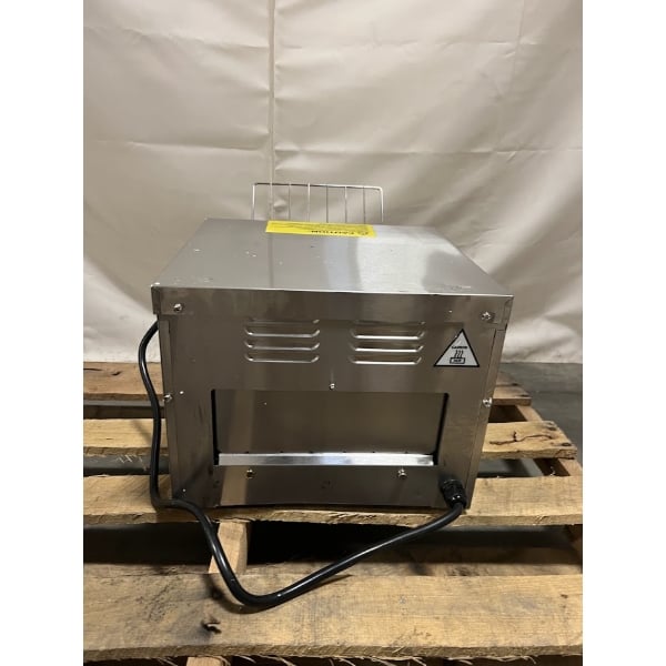Scratch and Dent Avantco T3300B Commercial 10" Wide Conveyor Toaster with 3" Opening - 208V, 3300W, 800 Slices per Hour