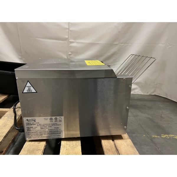 Scratch and Dent Avantco T3300B Commercial 10" Wide Conveyor Toaster with 3" Opening - 208V, 3300W, 800 Slices per Hour