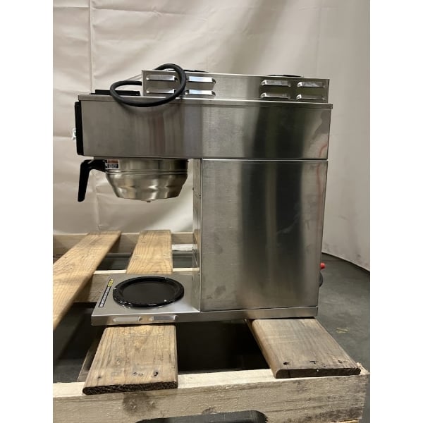 Scratch and Dent Bunn 12950.0217 CWTF15-3 Automatic 12 Cup Coffee Brewer with 2 Upper Warmers, 1 Lower Warmer, and Stainless Steel Funnel - 120V