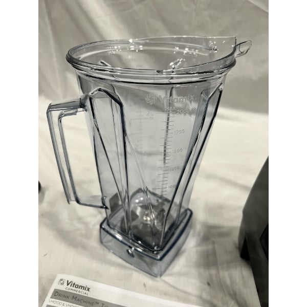 Scratch and Dent Vitamix 62828 Drink Machine 2-Speed 2.3 hp Blender with Toggle Controls and 64 oz. Container - 120V
