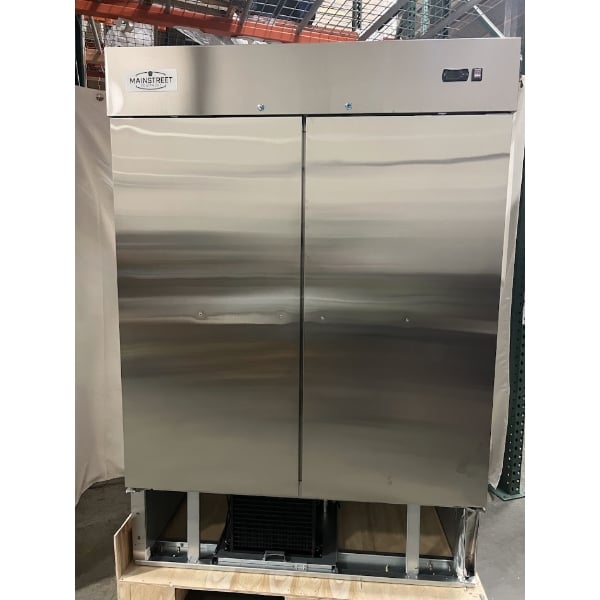 Scratch and Dent MainStreet Equipment BMR-49-R 54" Solid Door Reach-In Refrigerator
