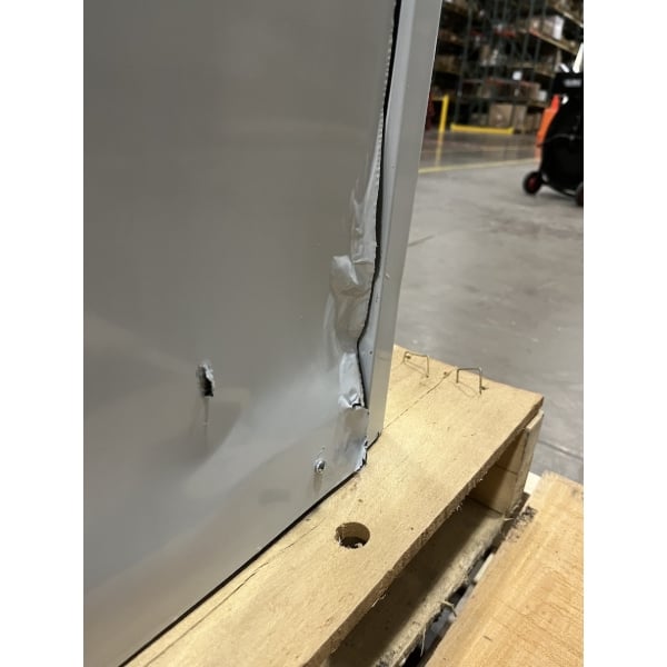 Scratch and Dent Avantco Ice HBN120-22 22" Wide Hotel Ice Dispenser 120 lb. Capacity - 115V