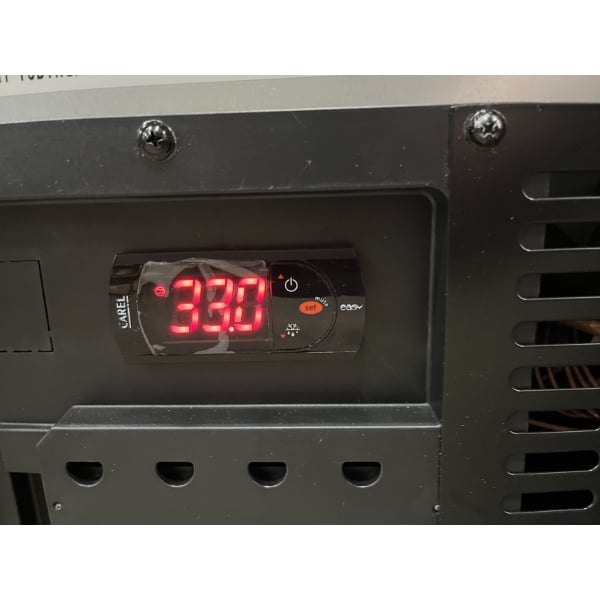 Scratch and Dent Avantco SS-UC-27R-HC 27" Undercounter Refrigerator