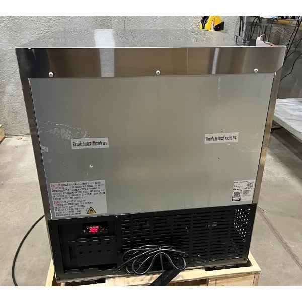 Scratch and Dent Avantco SS-UC-27R-HC 27" Undercounter Refrigerator