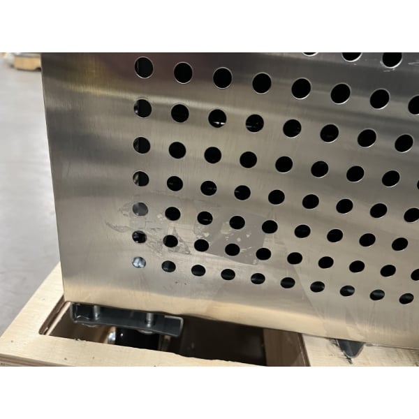Scratch and Dent Avantco SS-UC-27R-HC 27" Undercounter Refrigerator