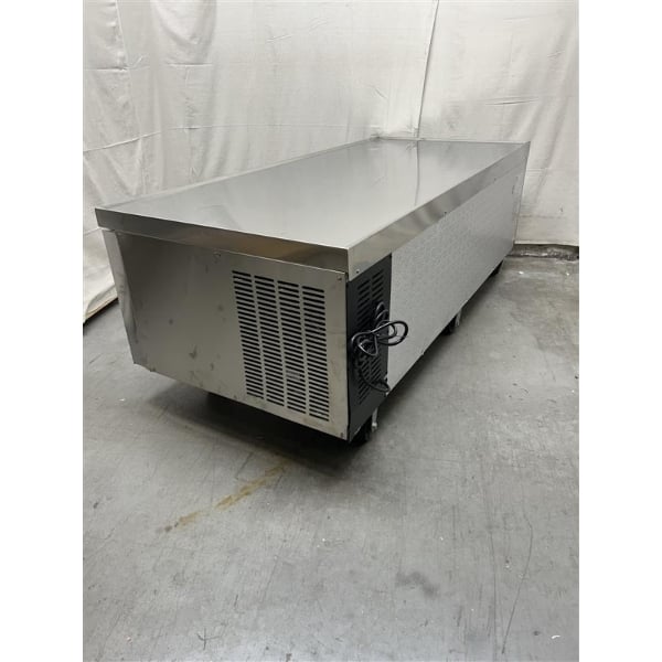 Scratch and Dent Avantco CBE-72-HC 72" 4 Drawer Refrigerated Chef Base