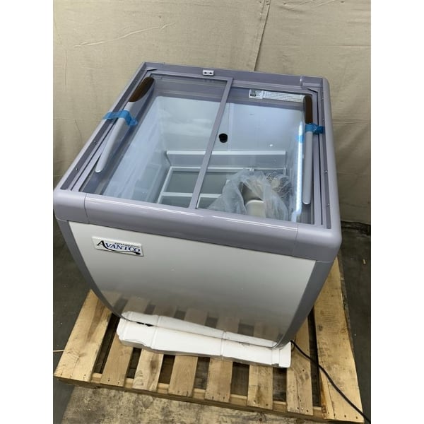 Scratch and Dent Avantco ADC-GEL-4 26" 4 Pan Gelato Dipping Cabinet