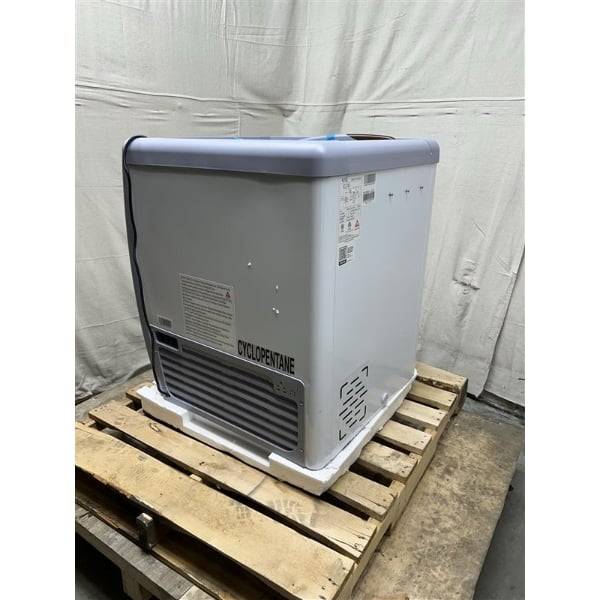 Scratch and Dent Avantco ADC-GEL-4 26" 4 Pan Gelato Dipping Cabinet