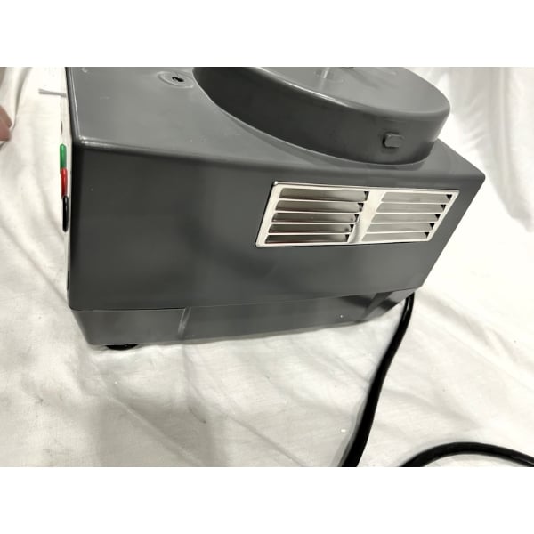 Scratch and Dent Robot Coupe R101BCLR 2.5 Qt. / 2.4 Liter Clear Batch Bowl Food Processor - 3/4 hp