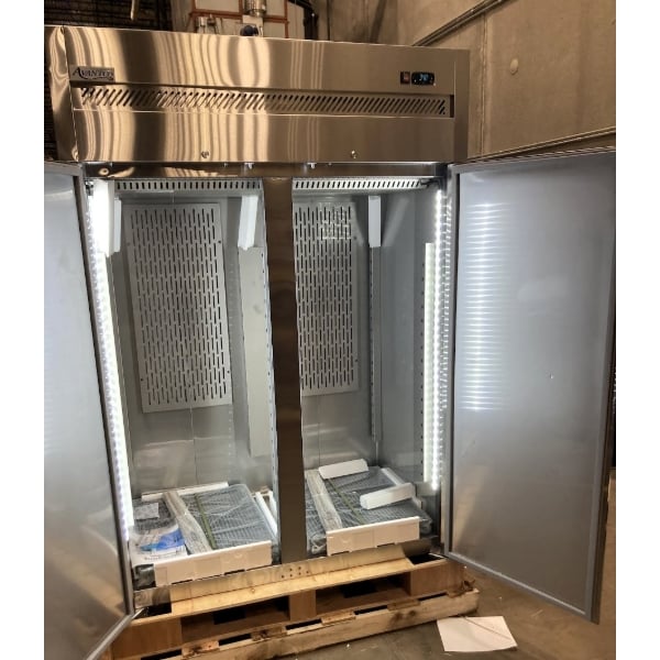 Scratch and Dent Avantco Z2-R-HC 54" Solid Door Stainless Steel Reach-In Refrigerator