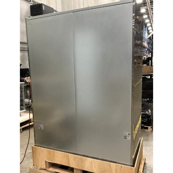 Scratch and Dent Avantco Z2-R-HC 54" Solid Door Stainless Steel Reach-In Refrigerator