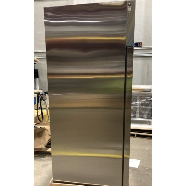 Scratch and Dent Avantco Z2-R-HC 54" Solid Door Stainless Steel Reach-In Refrigerator