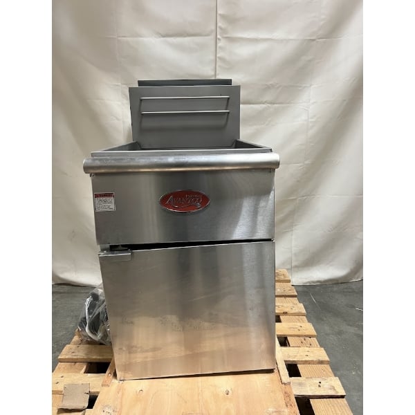 Scratch and Dent Avantco FF100 Liquid Propane 70-100 lb. Stainless Steel Tube Floor Fryer - 150,000 BTU